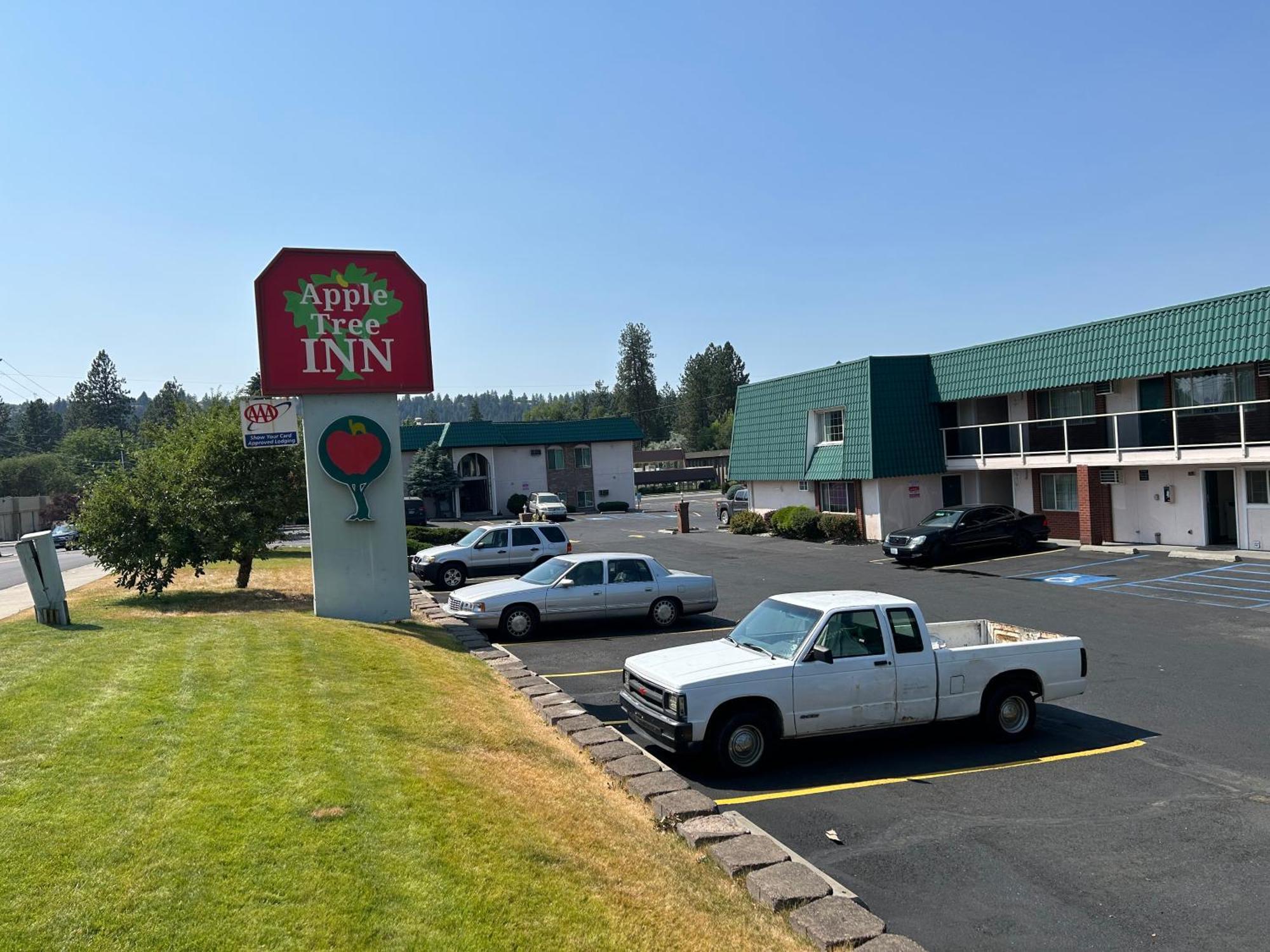 Apple Tree Inn Spokane Exterior photo
